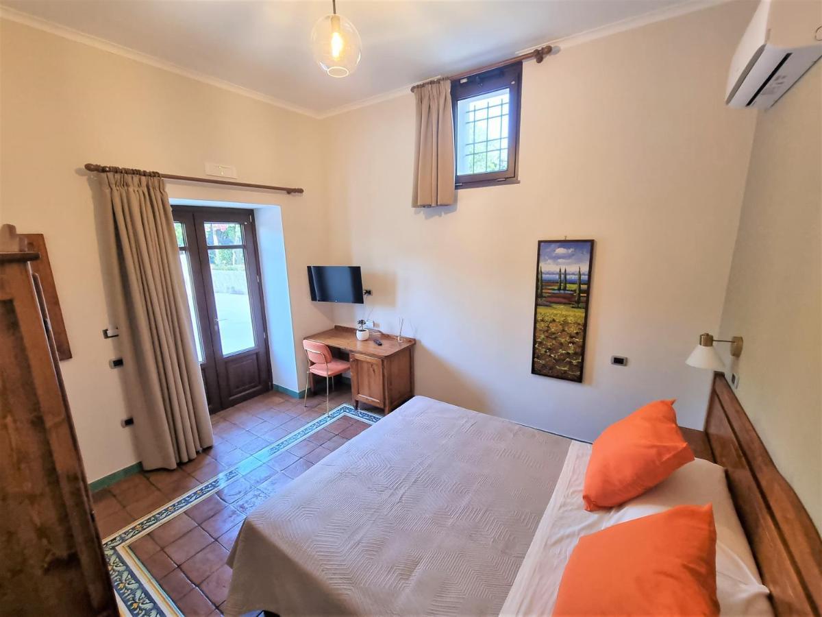 Casa Fifina Rooms Sant'Egidio del Monte Albino Екстер'єр фото